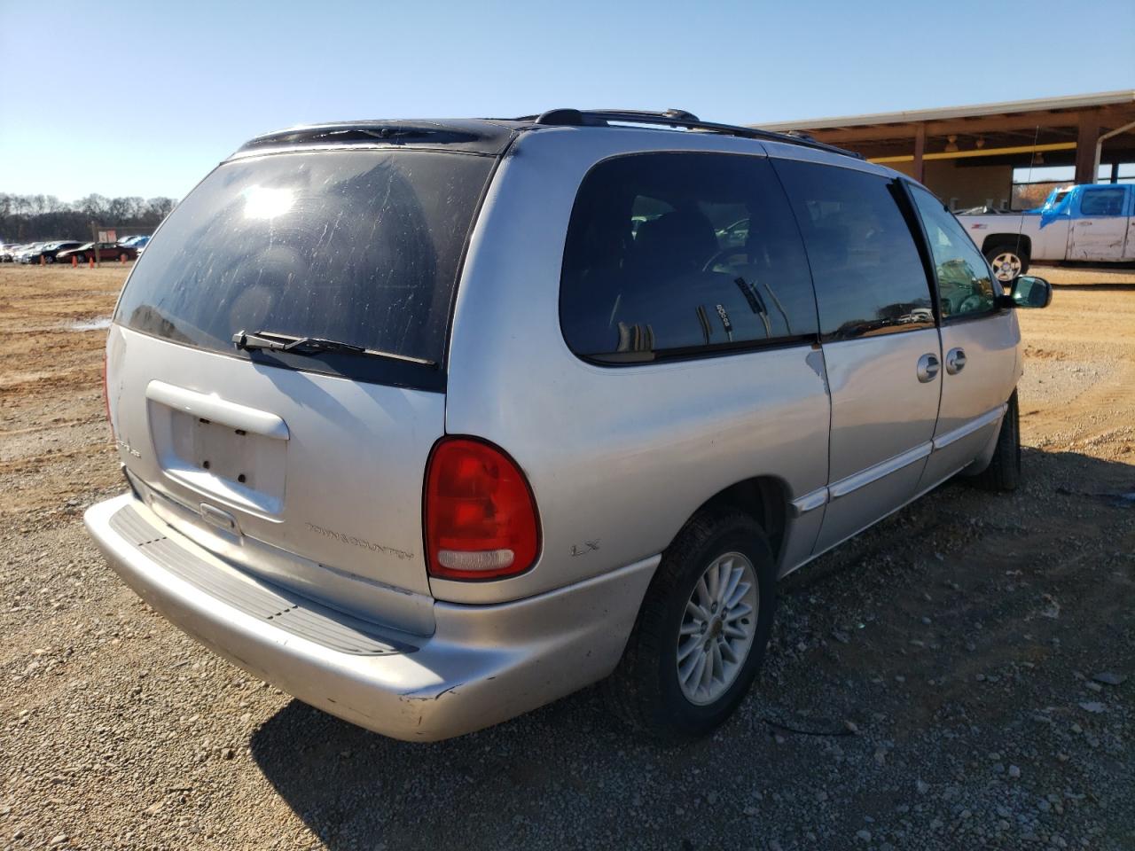 Photo 4 from auction – 2000 CHRYSLER TOWN&COUNT with VIN 1C4GP44G6YB658382
