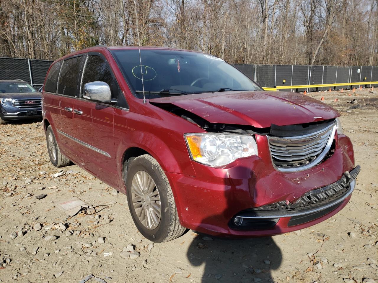 CHRYSLER TOWN & COU 2013 with VIN 2C4RC1CG0DR715238 - Photo from auction