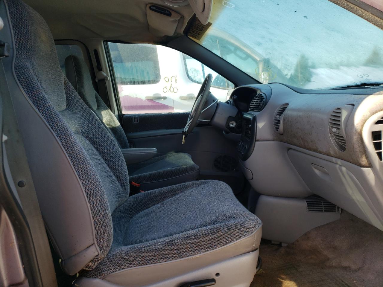 Photo 5 from auction – 1997 DODGE GRAND CARA with VIN 1B4GP44R1VB268980