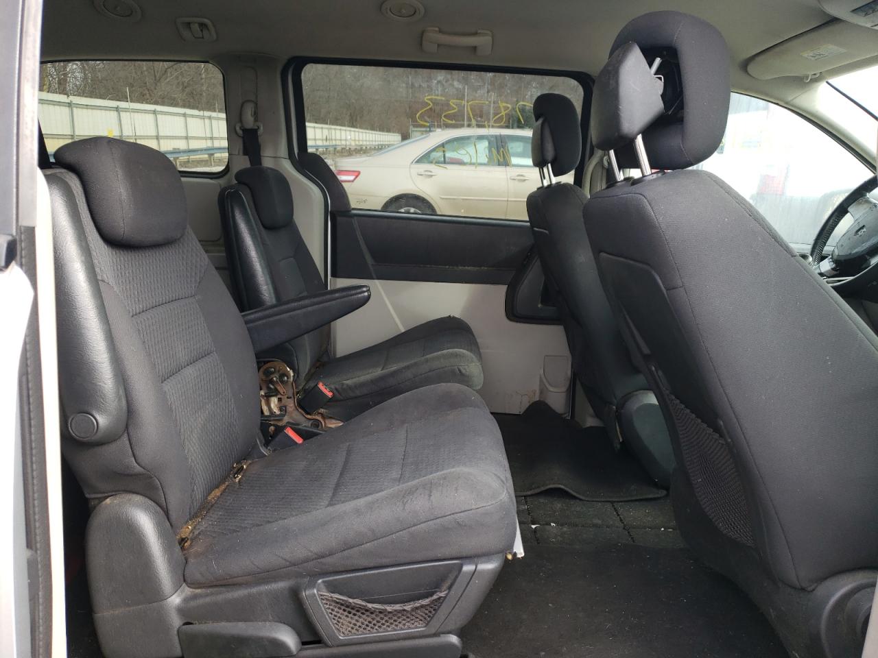 Photo 6 from auction – 2010 DODGE GRAND CARA with VIN 2D4RN3D14AR438530