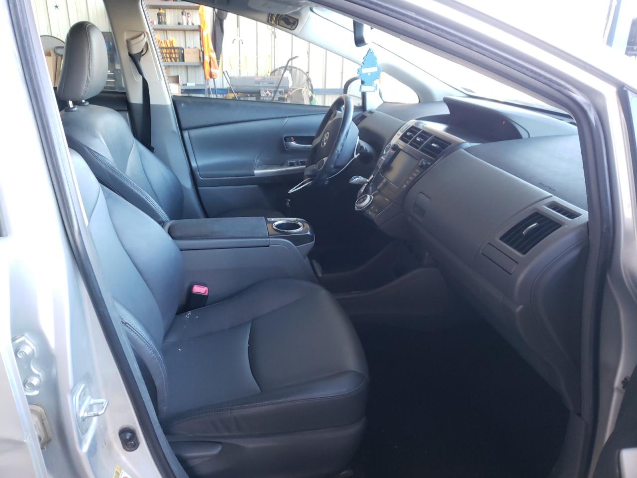 Photo 5 from auction – 2013 TOYOTA PRIUS V with VIN JTDZN3EU5D3206652