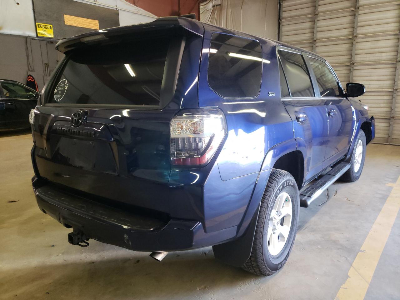 Photo 4 from auction – 2020 TOYOTA 4RUNNER SR with VIN JTEBU5JR2L5829193