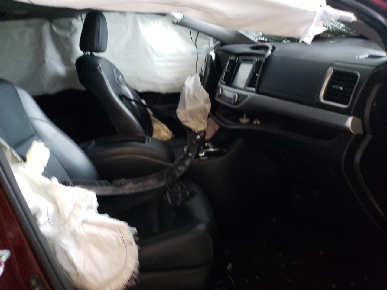 Photo 5 from auction – 2016 TOYOTA HIGHLANDER with VIN 5TDJKRFH5GS242208