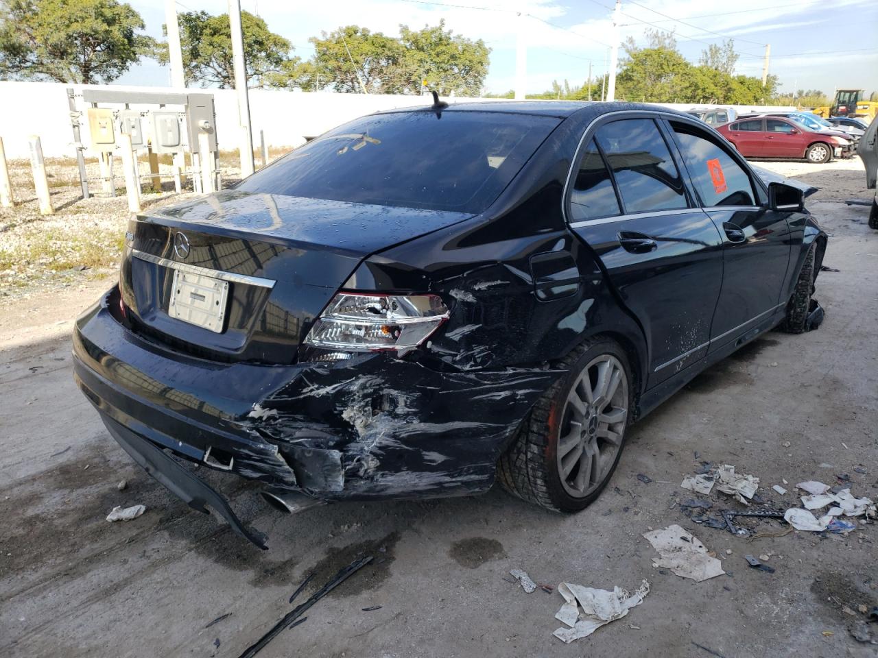 Photo 4 from auction – 2011 MERCEDES-BENZ C 300 with VIN WDDGF5EB0BA528547