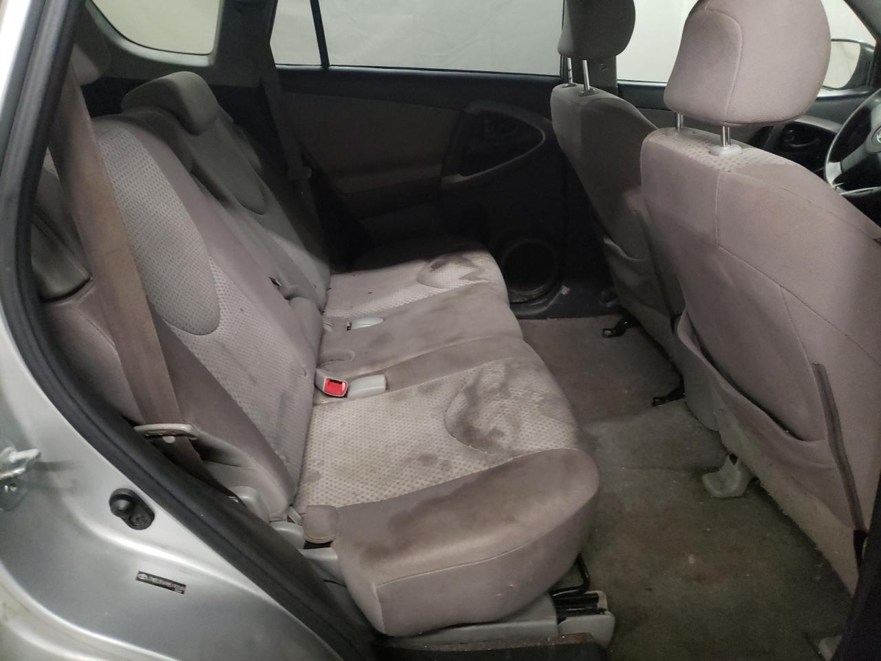 Photo 6 from auction – 2008 TOYOTA RAV4 with VIN JTMBD35V985192049