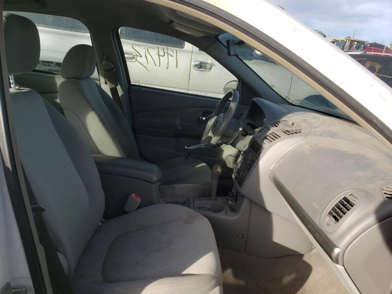 Photo 5 from auction – 2005 CHEVROLET MALIBU with VIN 1G1ZS52F65F106952