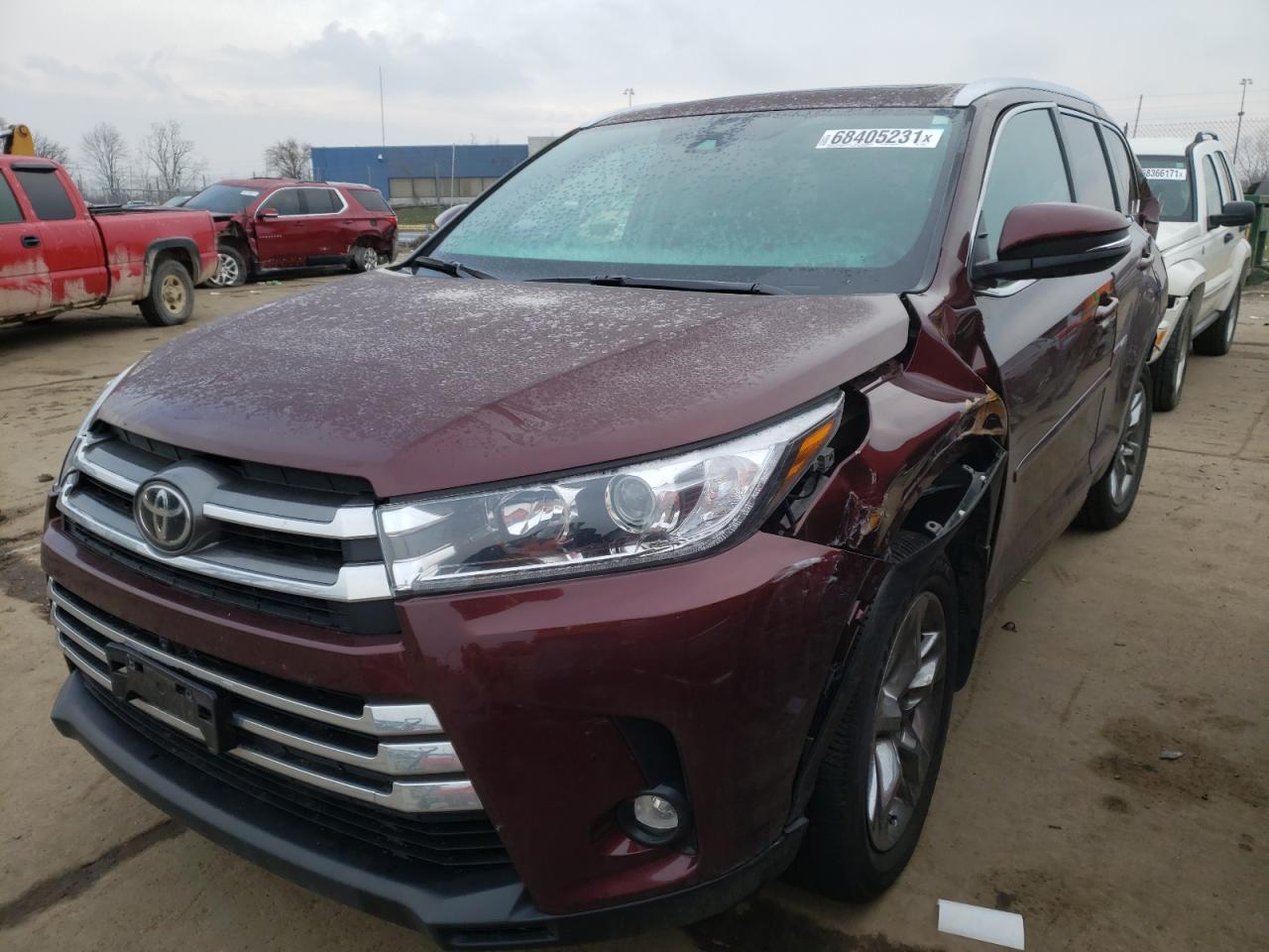 Photo 2 from auction – 2019 TOYOTA HIGHLANDER with VIN 5TDDZRFH6KS717463