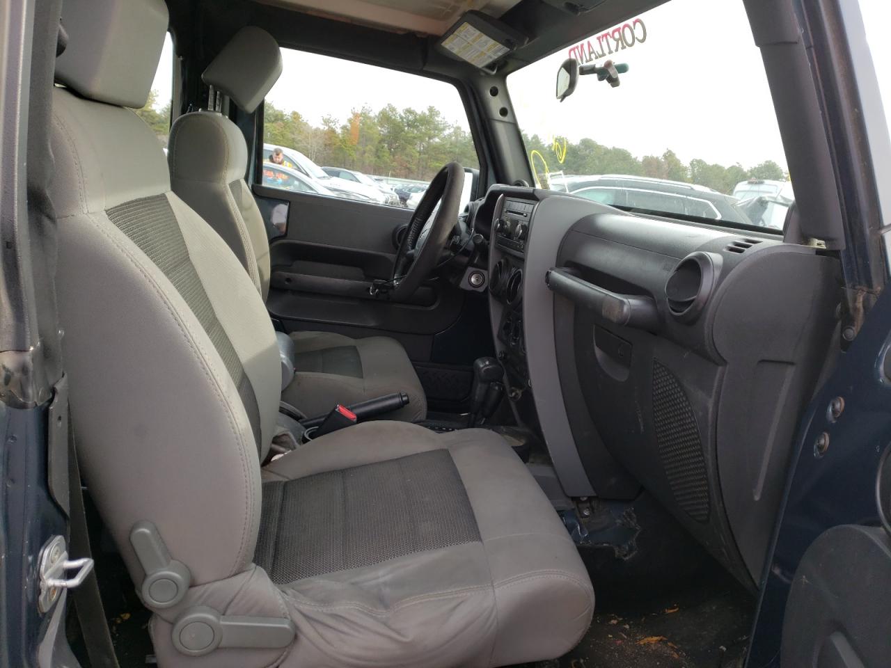 Photo 5 from auction – 2008 JEEP WRANGLER X with VIN 1J4FA24128L627079