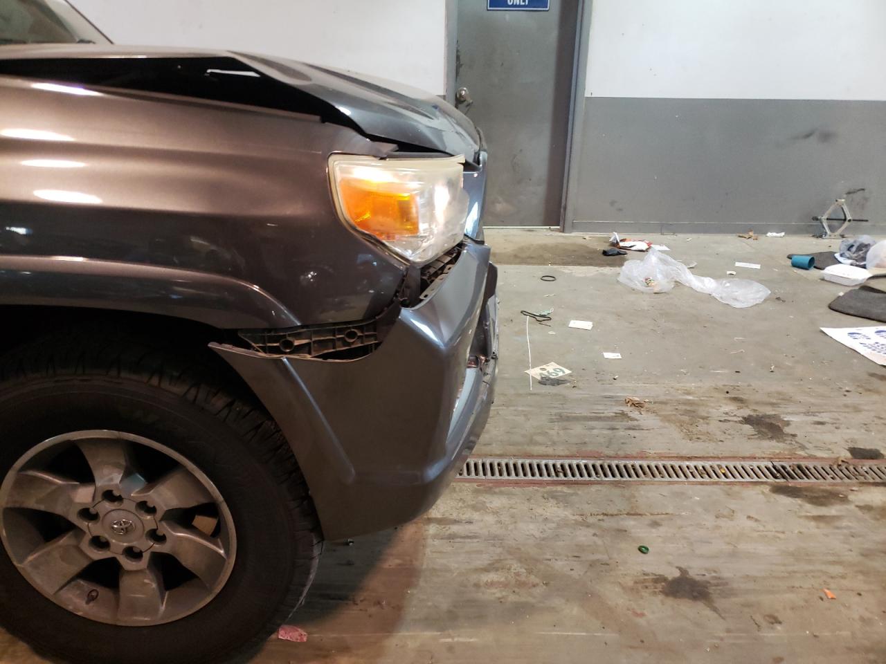 Photo 9 from auction – 2011 TOYOTA 4RUNNER SR with VIN JTEBU5JR3B5057088