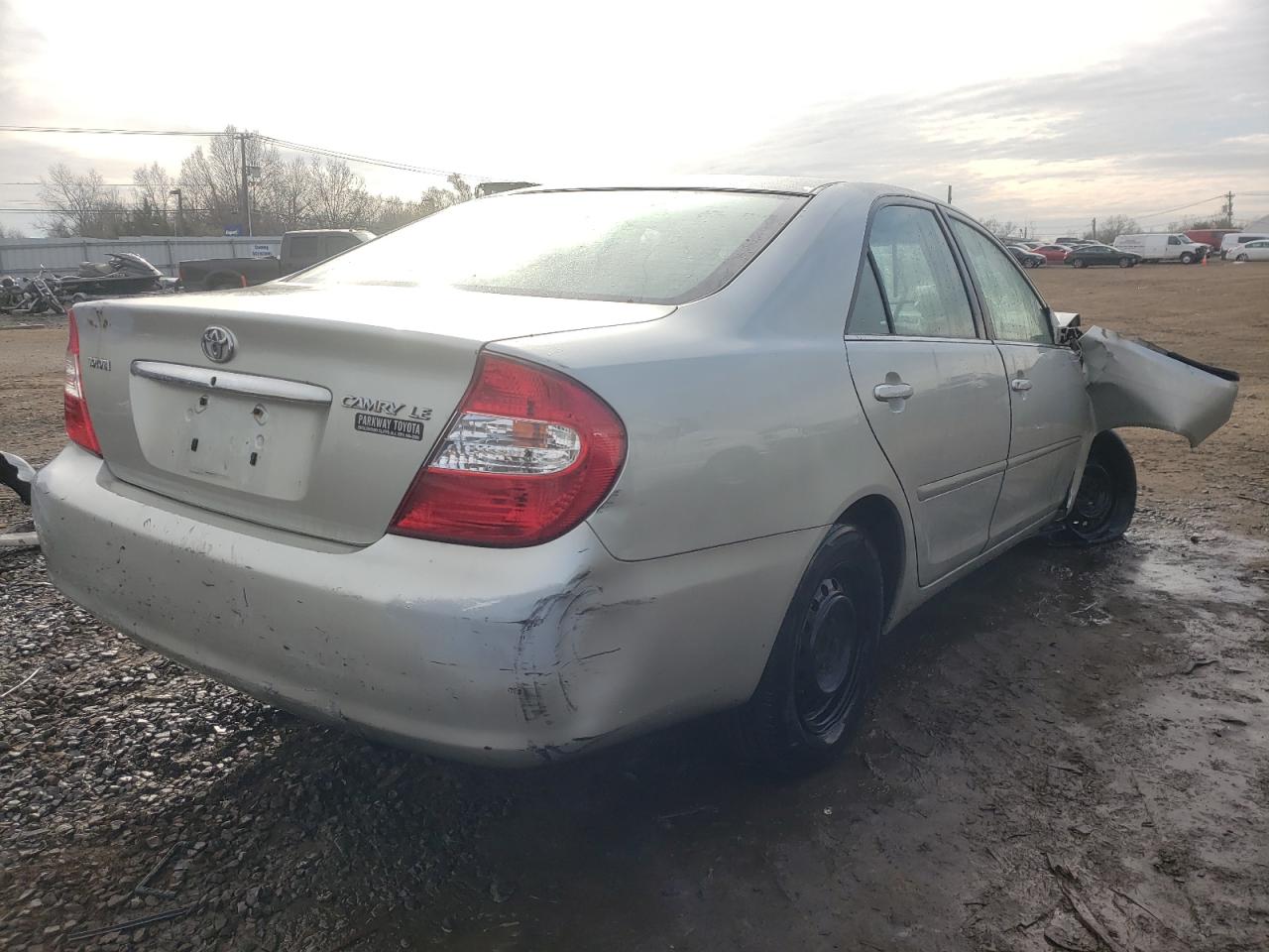 Photo 4 from auction – 2003 TOYOTA CAMRY LE with VIN JTDBE32K330160503