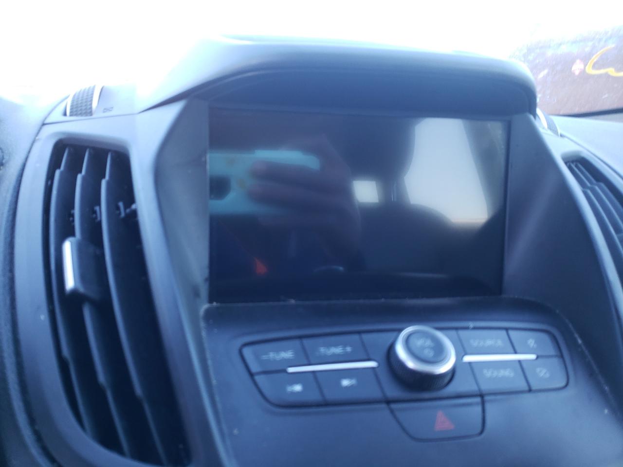 Photo 9 from auction – 2019 FORD ESCAPE SEL with VIN 1FMCU0HD6KUC19657