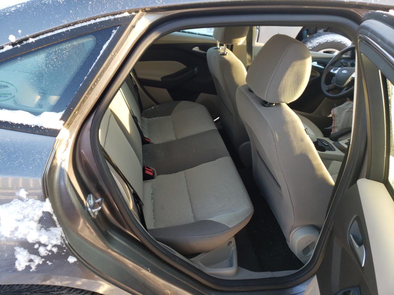 Photo 6 from auction – 2014 FORD FOCUS SE with VIN 1FADP3F23EL424548