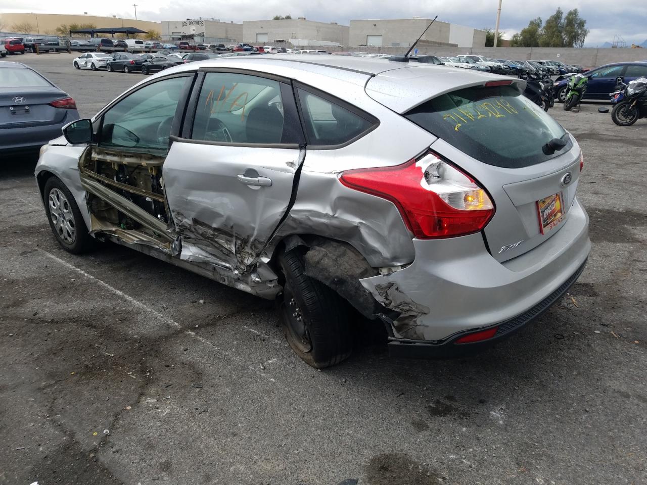Фото 3 с аукциона – 2012 FORD FOCUS SE с VIN 1FAHP3K29CL460569