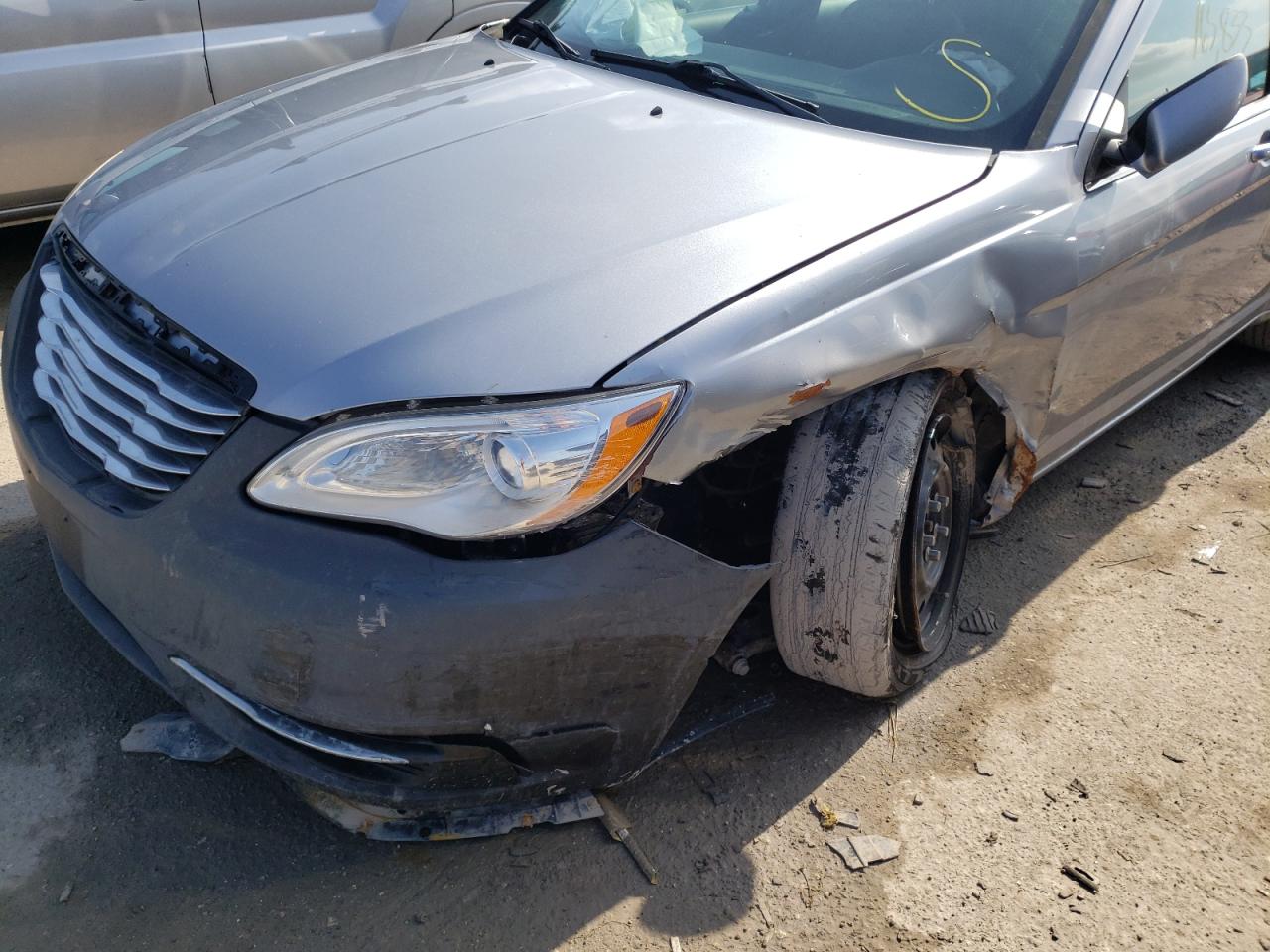 Photo 9 from auction – 2014 CHRYSLER 200 LX with VIN 1C3CCBAB1EN209925