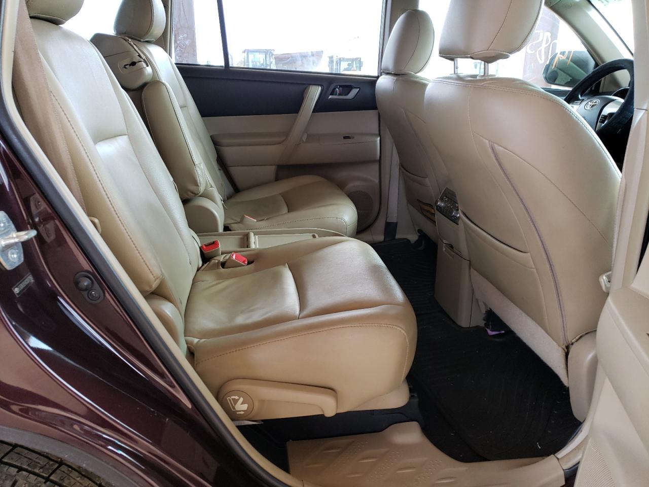 Photo 6 from auction – 2012 TOYOTA HIGHLANDER with VIN 5TDZK3EH3CS077562
