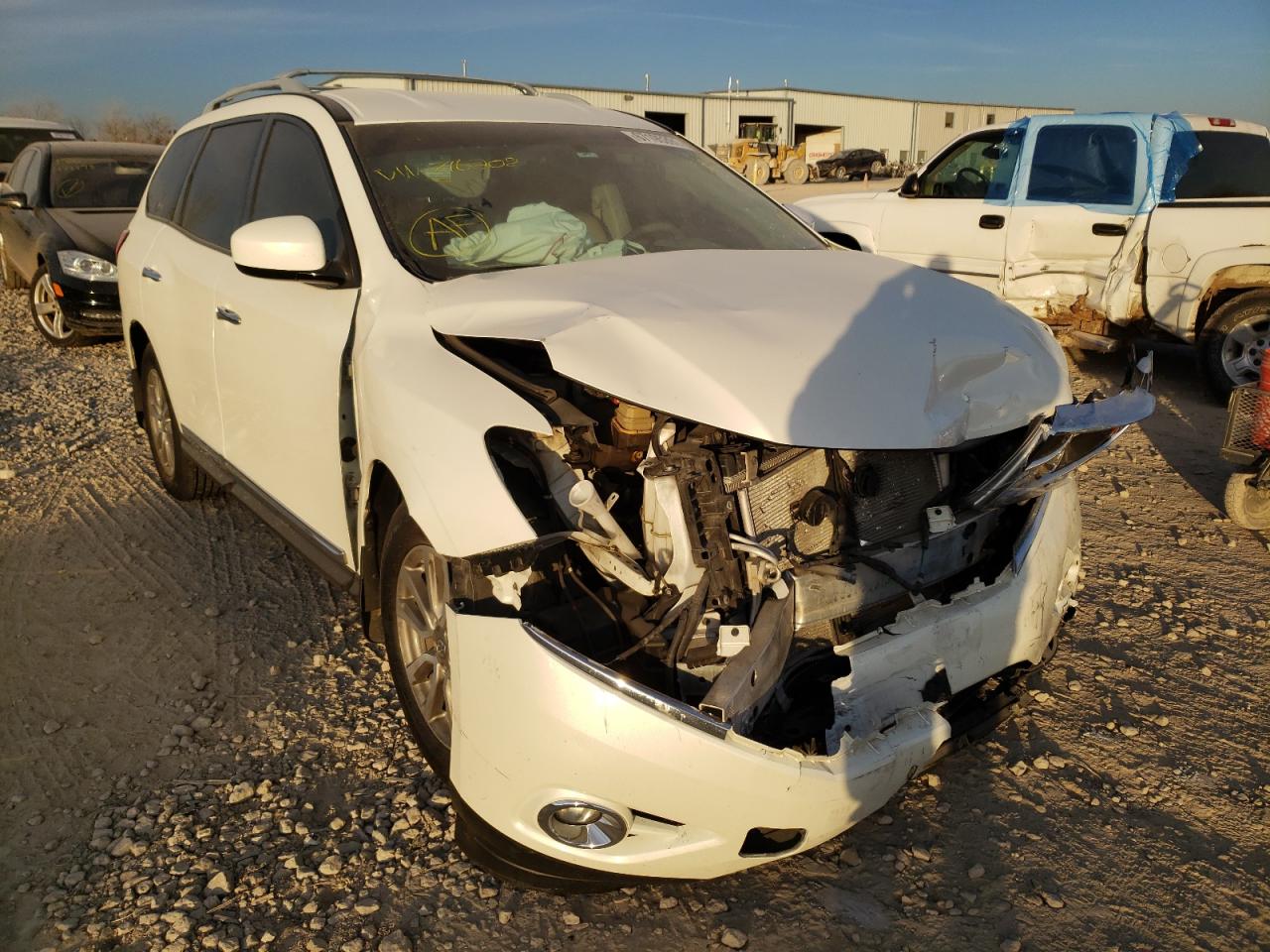 NISSAN PATHFINDER 2015 with VIN 5N1AR2MNXFC716208 - Photo from auction