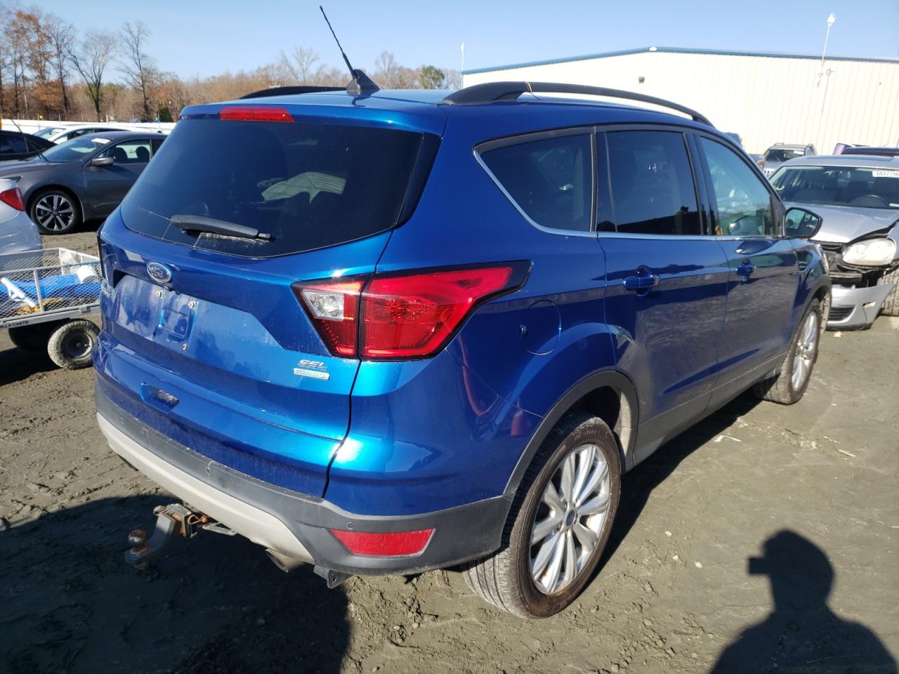 Photo 4 from auction – 2019 FORD ESCAPE SEL with VIN 1FMCU0HD6KUC19657