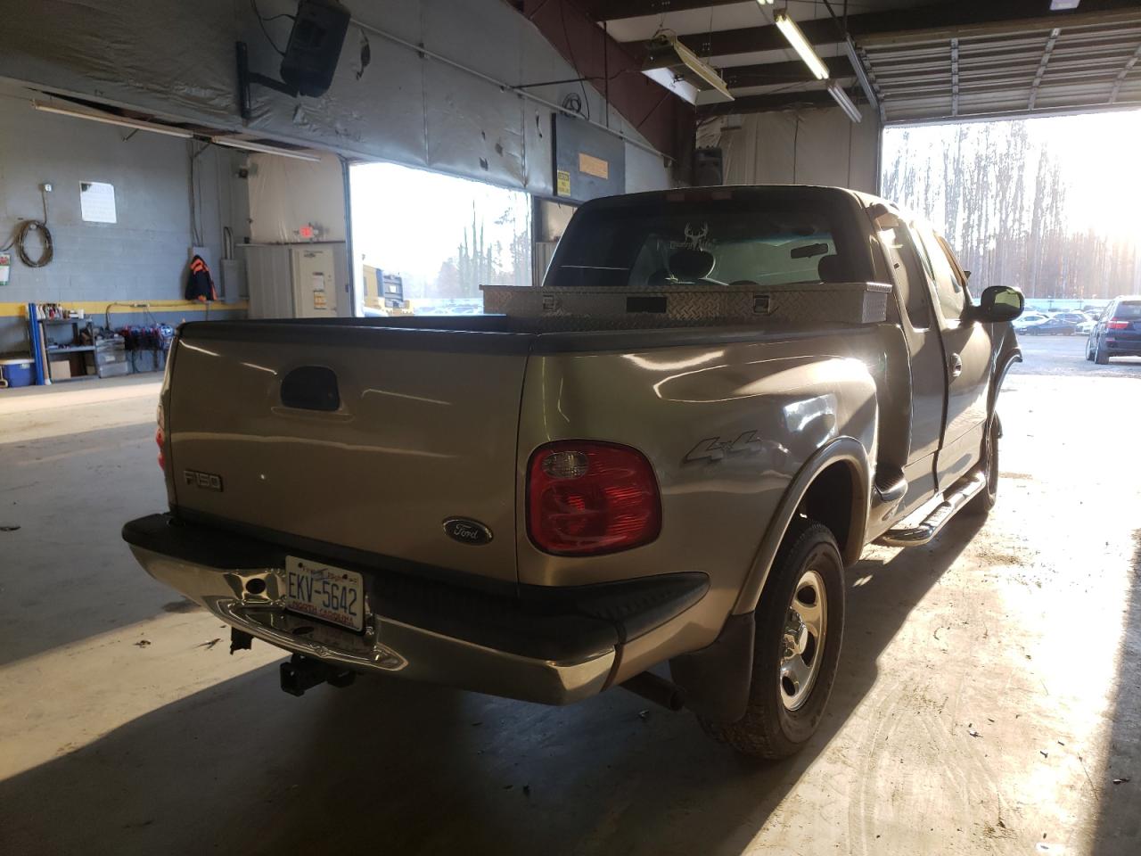 Photo 4 from auction – 2002 FORD F150 with VIN 1FTRX08W62KC13179
