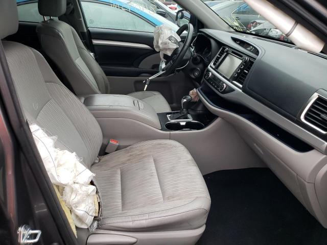 Photo 5 from auction – 2016 TOYOTA HIGHLANDER with VIN 5TDBKRFH7GS252940