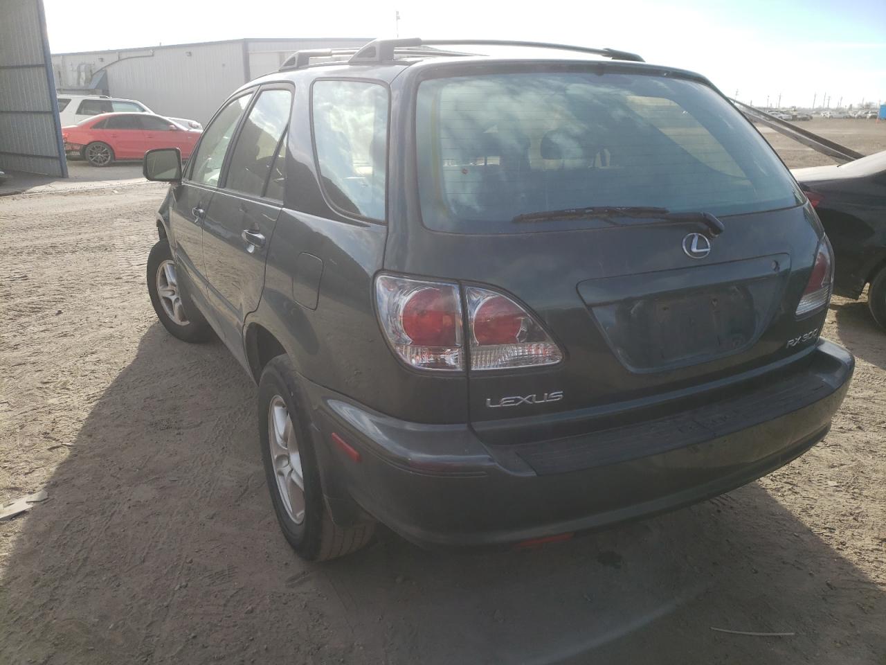 Photo 3 from auction – 2002 LEXUS RX 300 with VIN JTJHF10U520250702