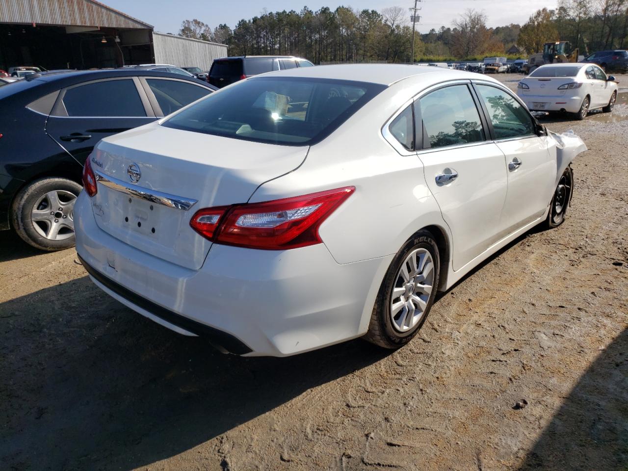 Photo 4 from auction – 2017 NISSAN ALTIMA 2.5 with VIN 1N4AL3AP0HC203219
