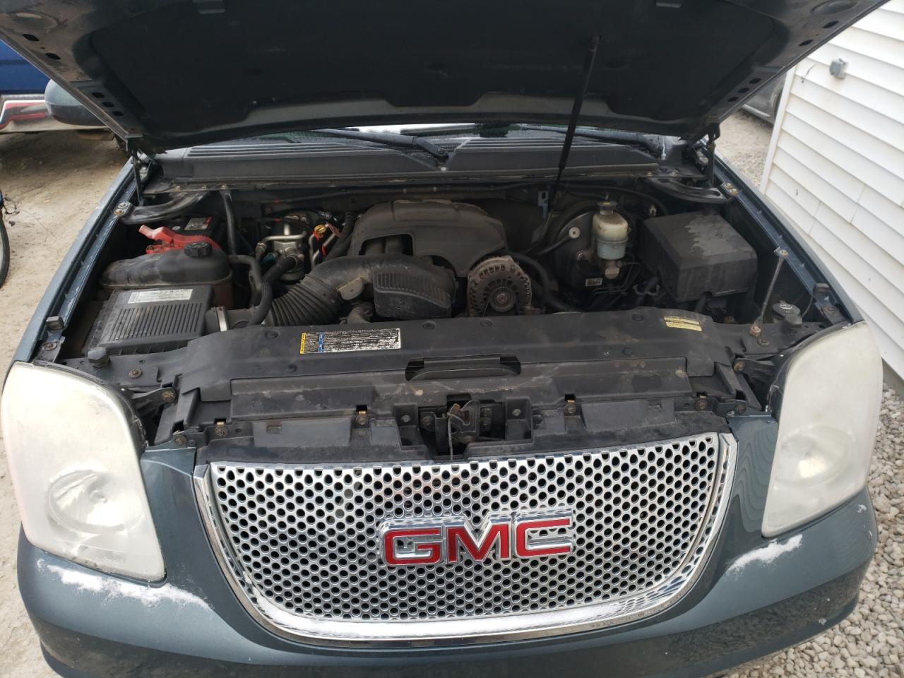 Photo 7 from auction – 2008 GMC YUKON DENA with VIN 1GKFK63888J220635