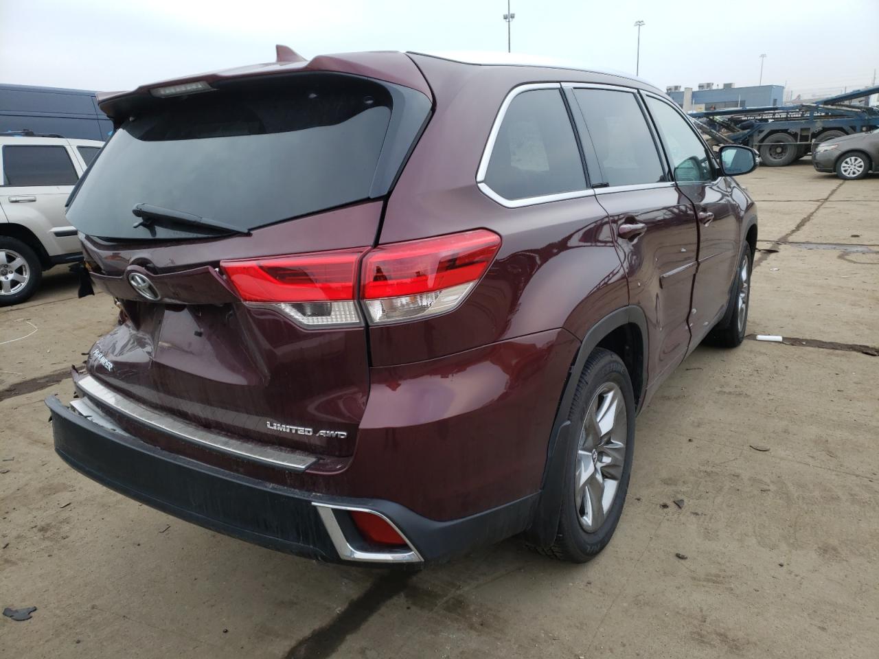 Photo 4 from auction – 2019 TOYOTA HIGHLANDER with VIN 5TDDZRFH6KS717463