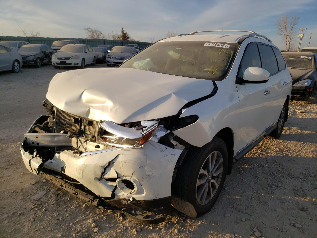 Photo 2 from auction – 2015 NISSAN PATHFINDER with VIN 5N1AR2MNXFC716208