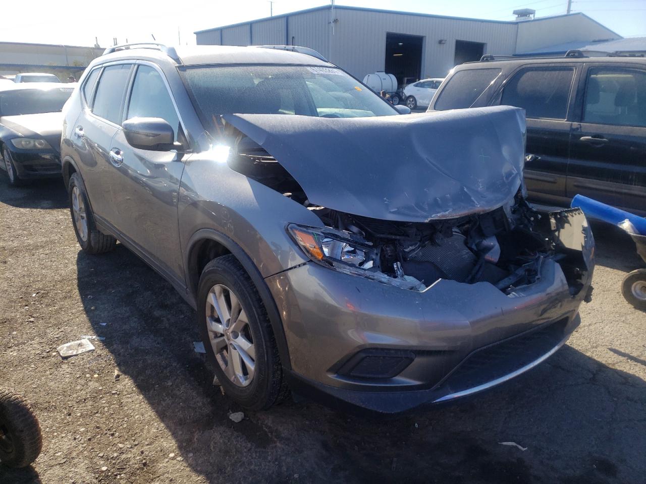 NISSAN ROGUE S 2016 with VIN KNMAT2MT4GP719555 - Photo from auction