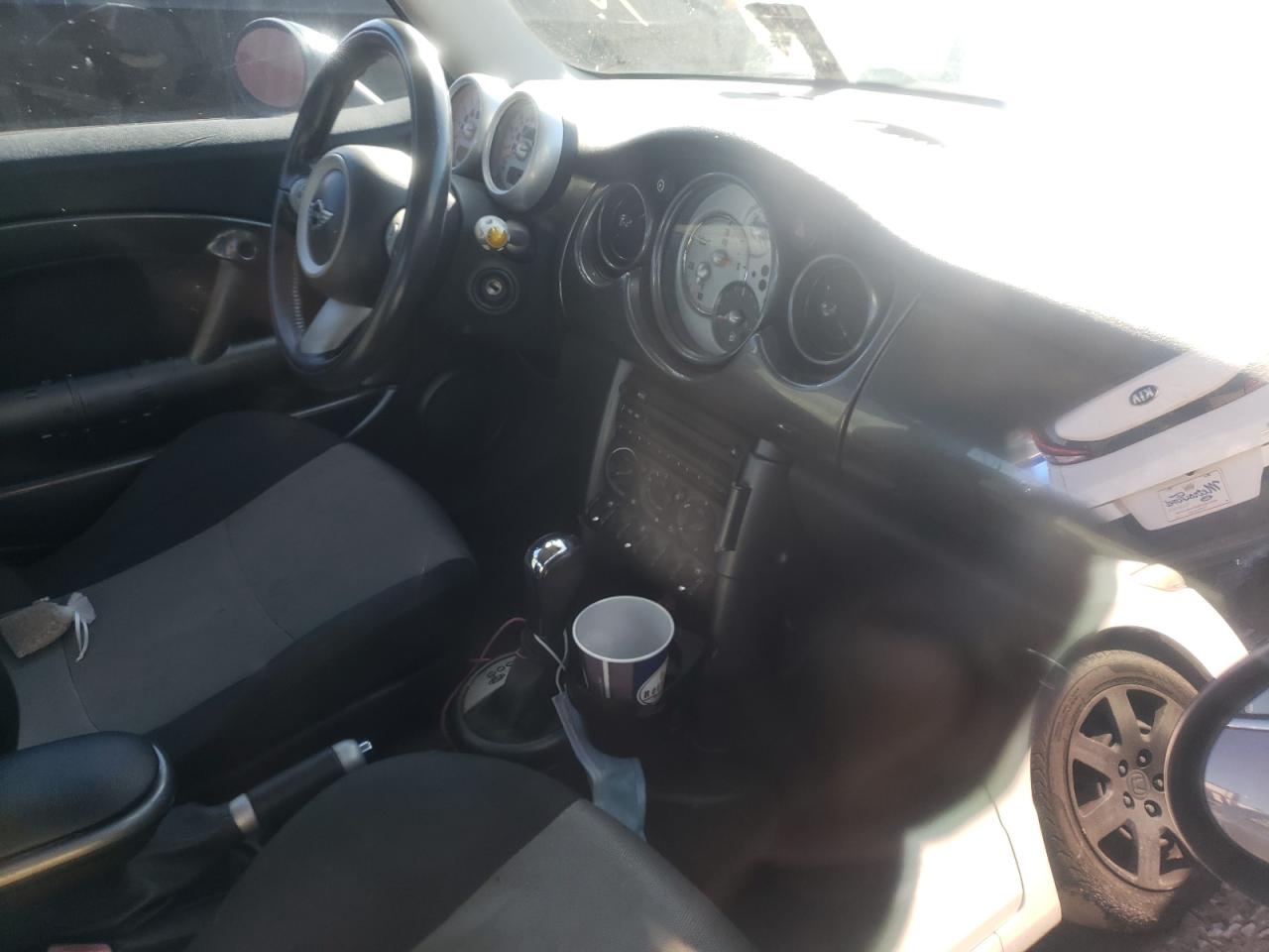 Photo 9 from auction – 2006 MINI COOPER with VIN WMWRC33576TJ79021