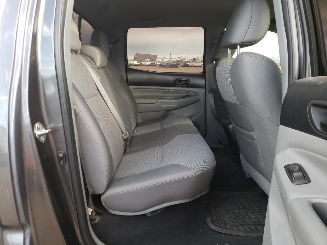 Photo 6 from auction – 2015 TOYOTA TACOMA DOU with VIN 3TMLU4EN2FM176843