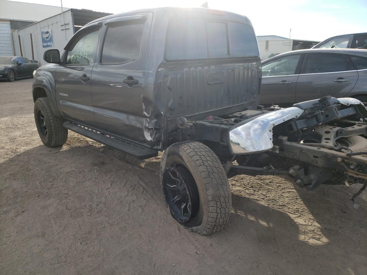 Photo 9 from auction – 2015 TOYOTA TACOMA DOU with VIN 3TMLU4EN2FM176843