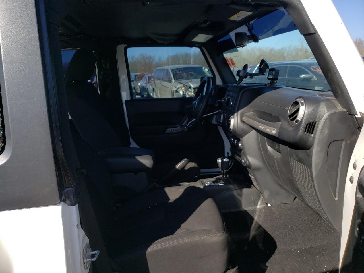 Photo 5 from auction – 2017 JEEP WRANGLER S with VIN 1C4AJWAG9HL623305