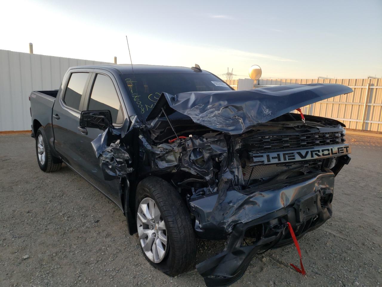 CHEVROLET SILVERADO 2021 with VIN 1GCPYBEK2MZ282009 - Photo from auction