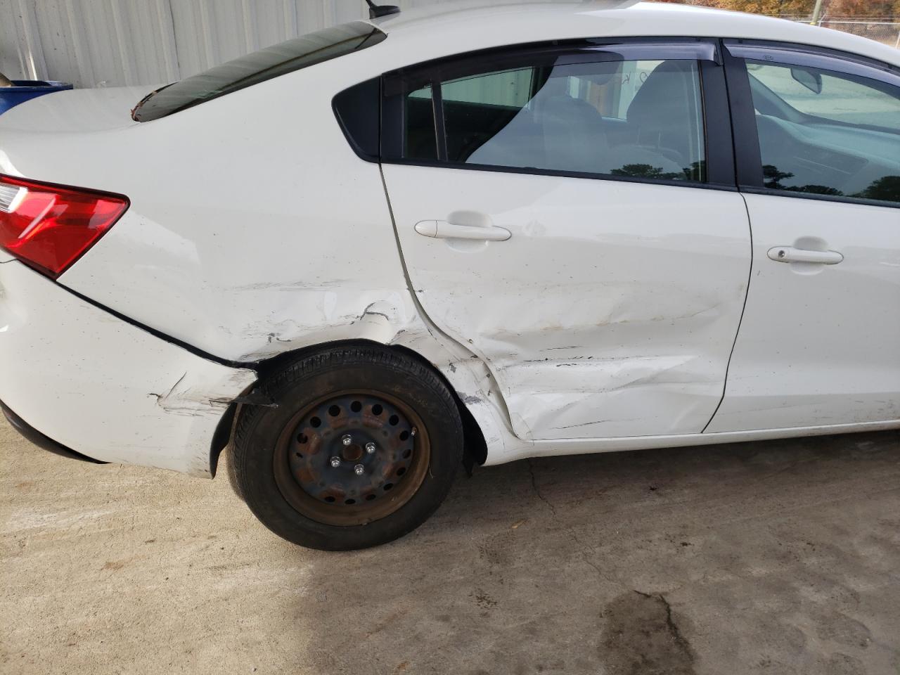 Photo 9 from auction – 2015 KIA RIO LX with VIN KNADM4A35F6442037