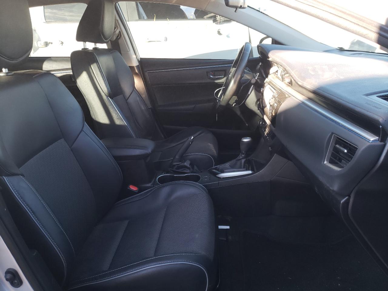 Photo 5 from auction – 2016 TOYOTA COROLLA L with VIN 5YFBURHE6GP407936