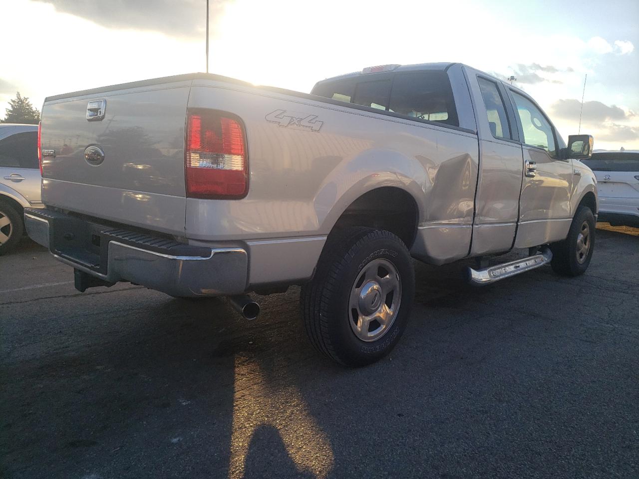 Photo 4 from auction – 2005 FORD F150 with VIN 1FTPX14595NA69527