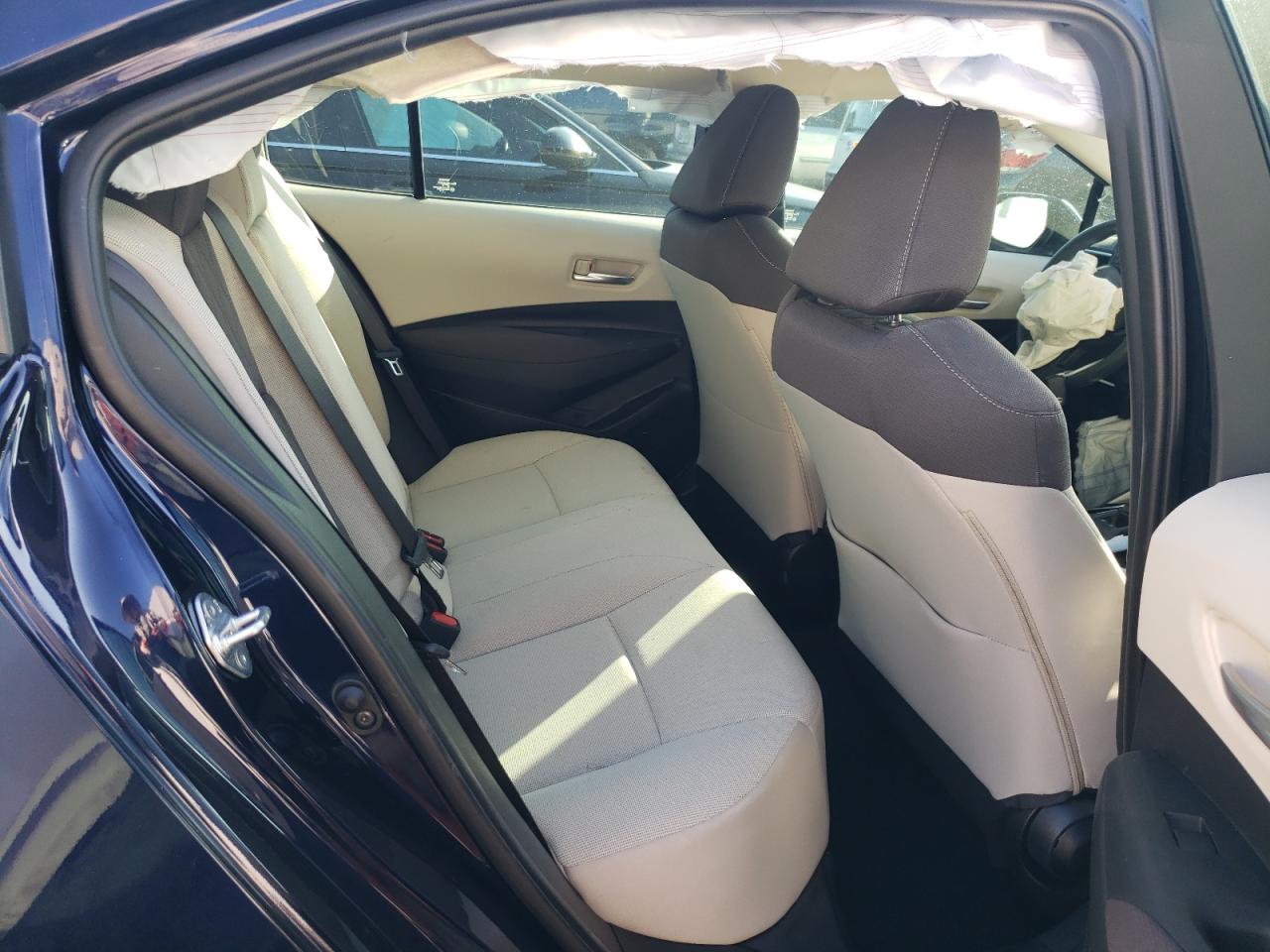 Photo 6 from auction – 2020 TOYOTA COROLLA LE with VIN 5YFEPRAE5LP099991