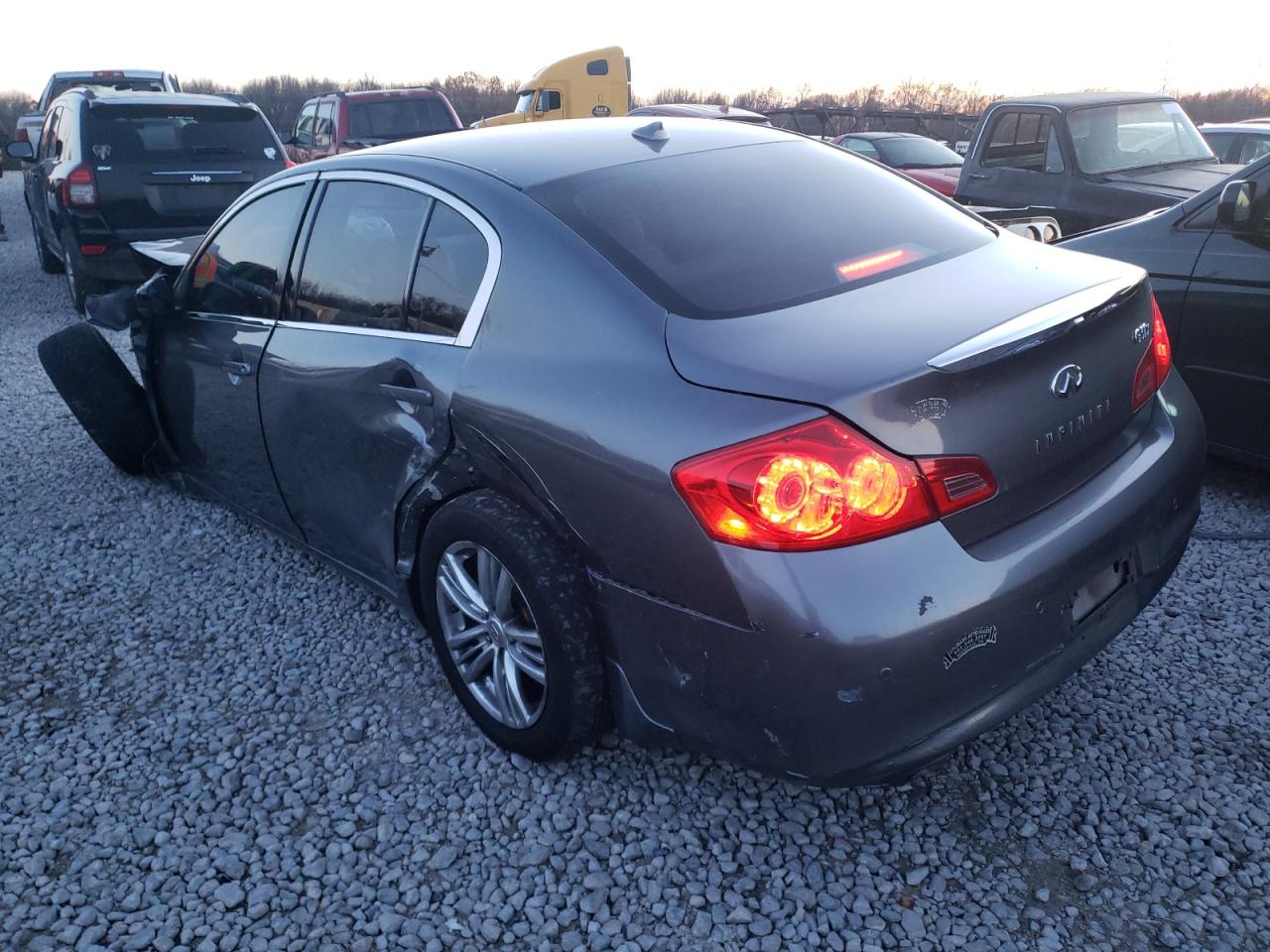 Photo 3 from auction – 2012 INFINITI G37 with VIN JN1CV6AR5CM677351
