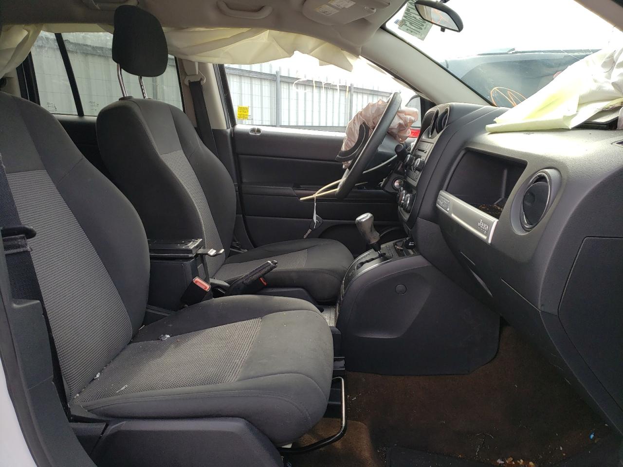 Photo 5 from auction – 2015 JEEP COMPASS SP with VIN 1C4NJCBA7FD250282