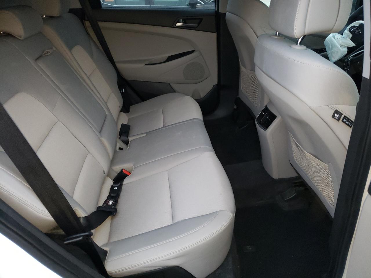 Photo 6 from auction – 2017 HYUNDAI TUCSON LIM with VIN KM8J3CA26HU508020