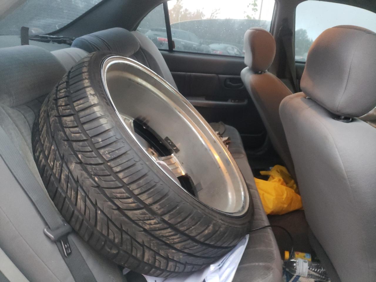 Photo 6 from auction – 2004 BUICK CENTURY CU with VIN 2G4WS52J141273722