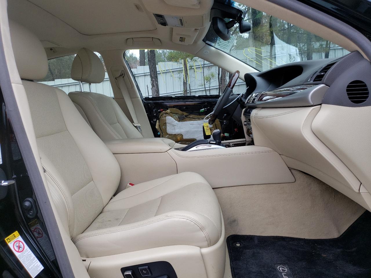 Photo 5 from auction – 2016 LEXUS LS 460 with VIN JTHBL5EFXG5142393