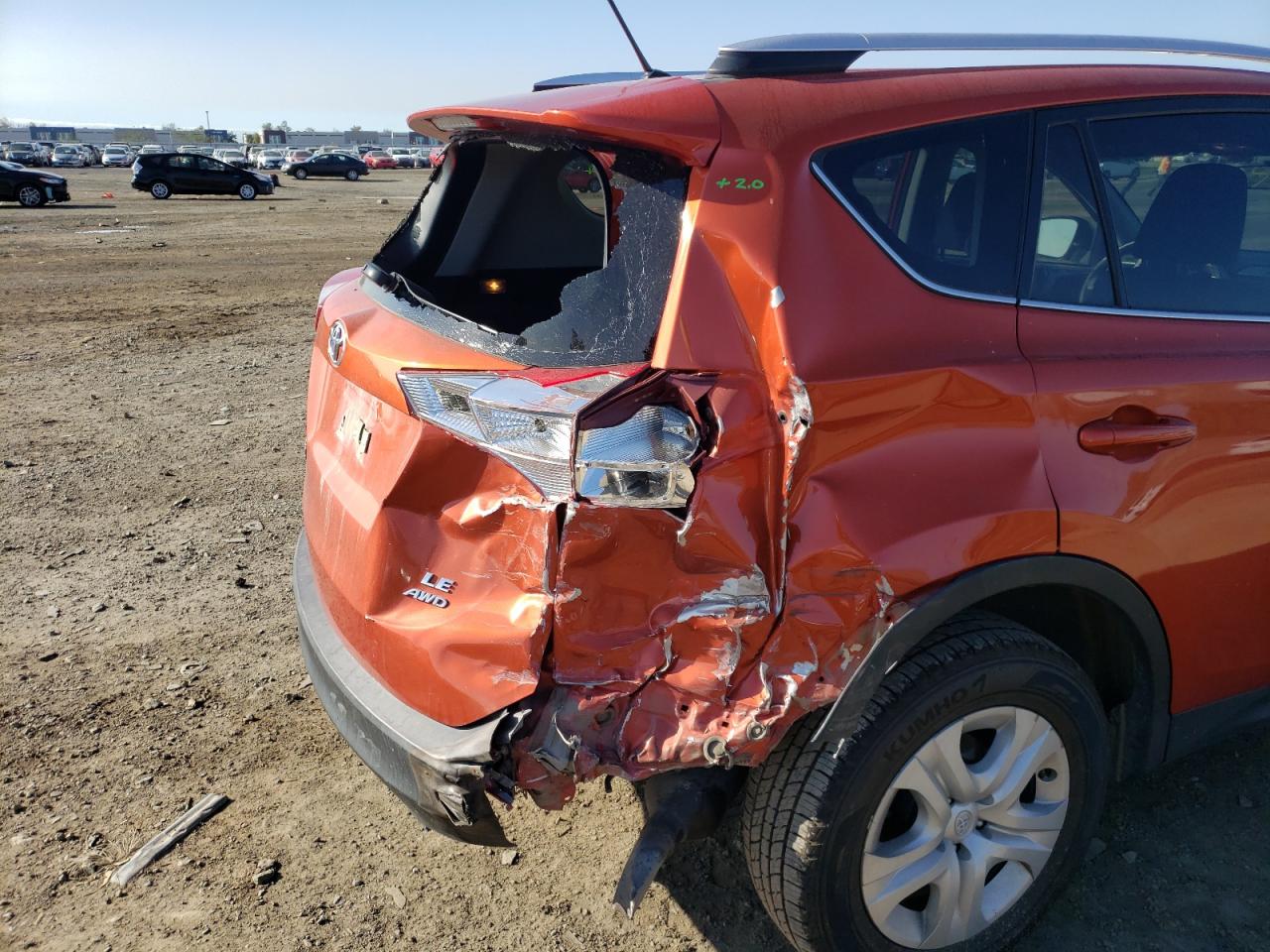 Photo 9 from auction – 2015 TOYOTA RAV4 LE with VIN JTMBFREV8FJ025179