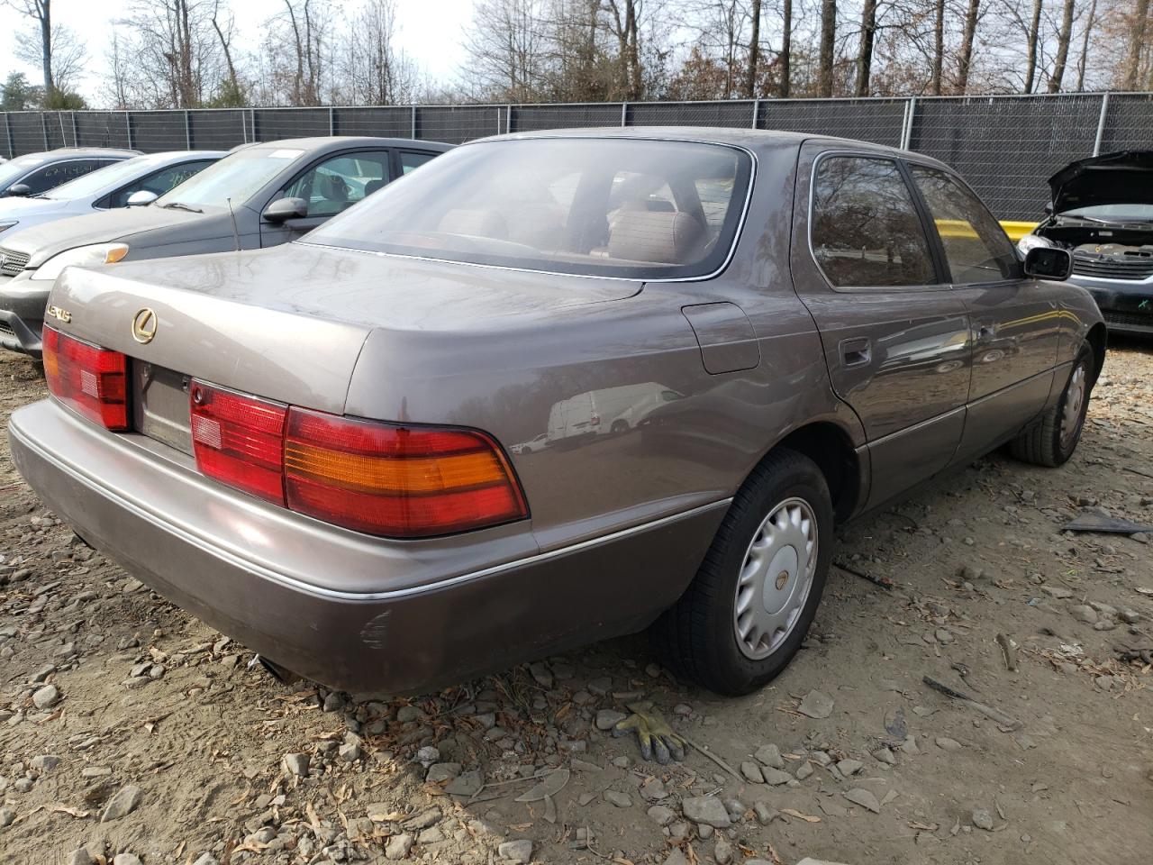 Photo 4 from auction – 1991 LEXUS LS 400 with VIN JT8UF11E8M0064145