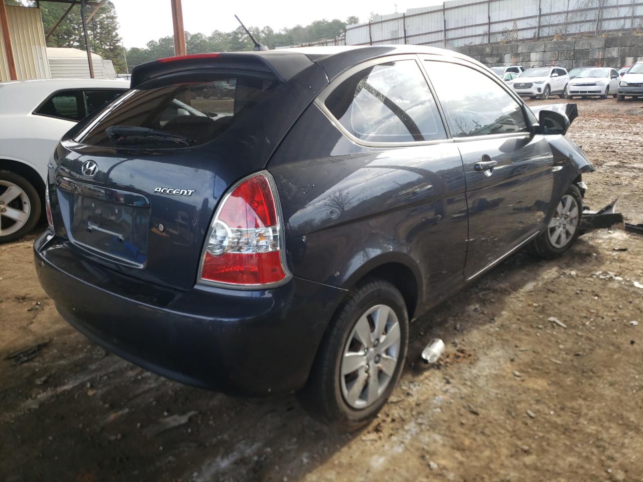 Photo 4 from auction – 2010 HYUNDAI ACCENT BLU with VIN KMHCM3AC2AU165002