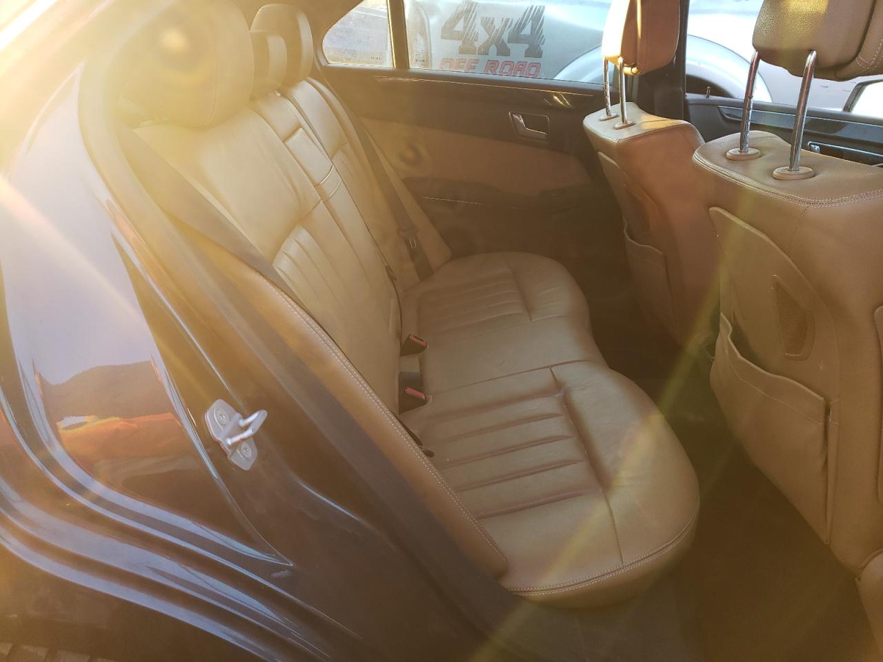 Photo 6 from auction – 2010 MERCEDES-BENZ E 550 4MAT with VIN WDDHF9AB5AA248378