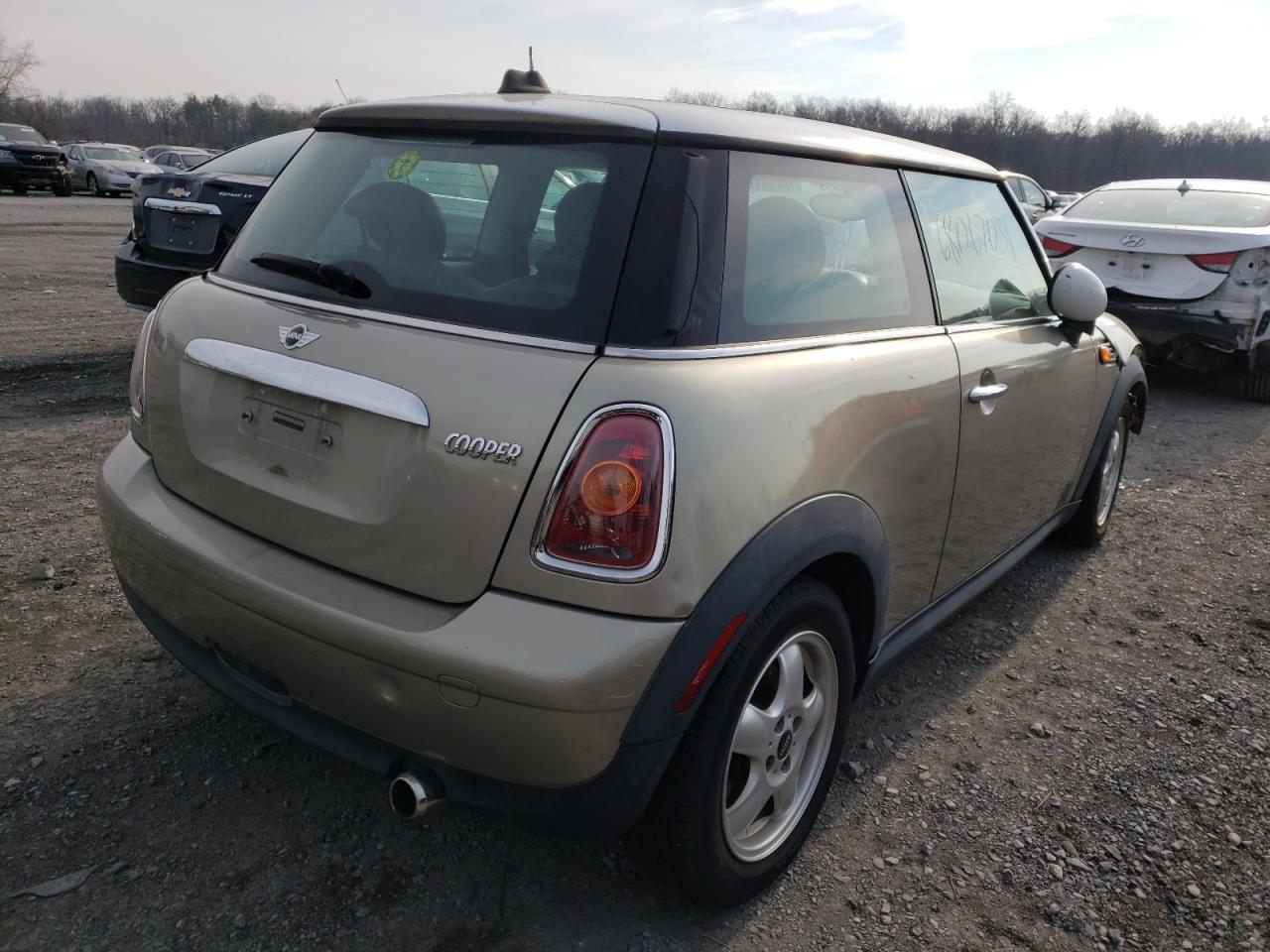 Photo 4 from auction – 2010 MINI COOPER with VIN WMWMF3C54ATZ65109