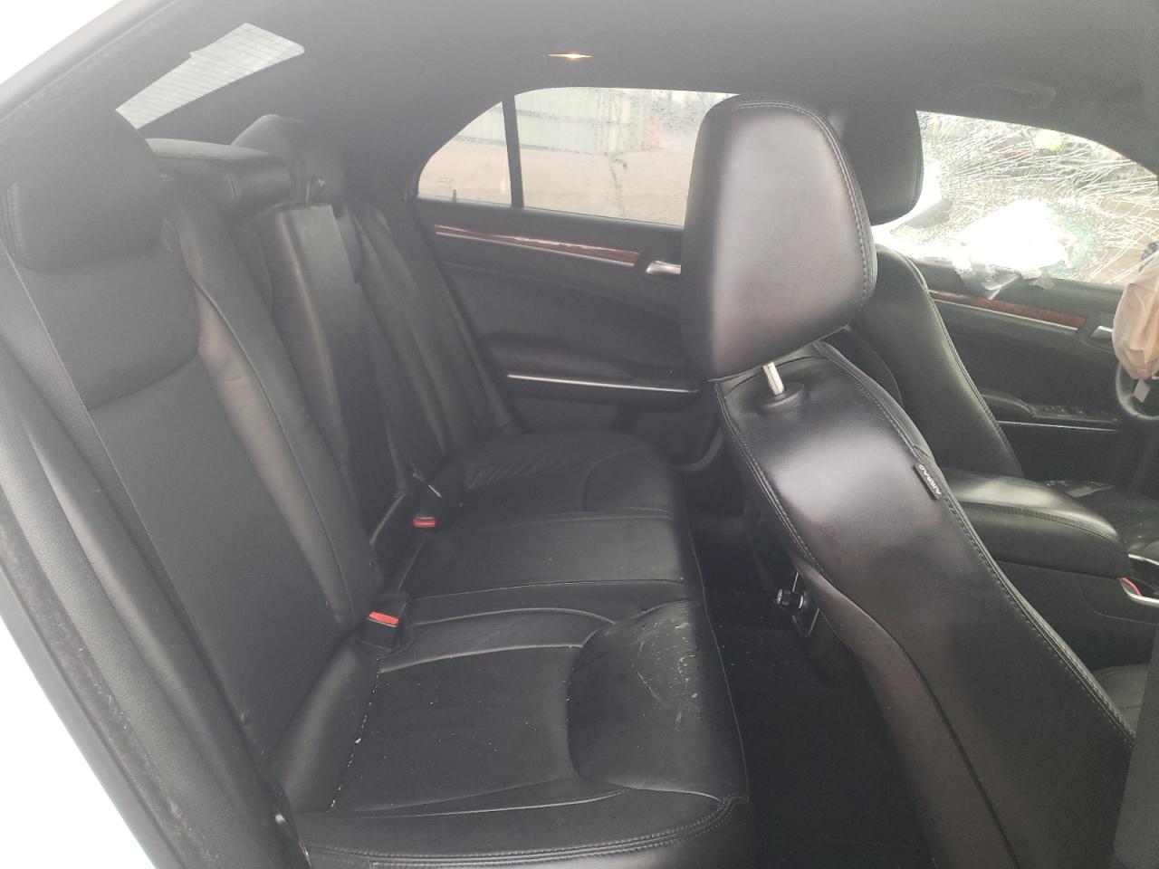 Photo 6 from auction – 2014 CHRYSLER 300 with VIN 2C3CCARG6EH265135