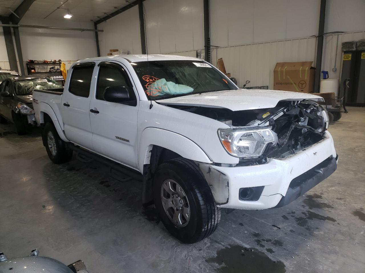 TOYOTA TACOMA DOU 2015 with VIN 5TFLU4EN8FX145980 - Photo from auction